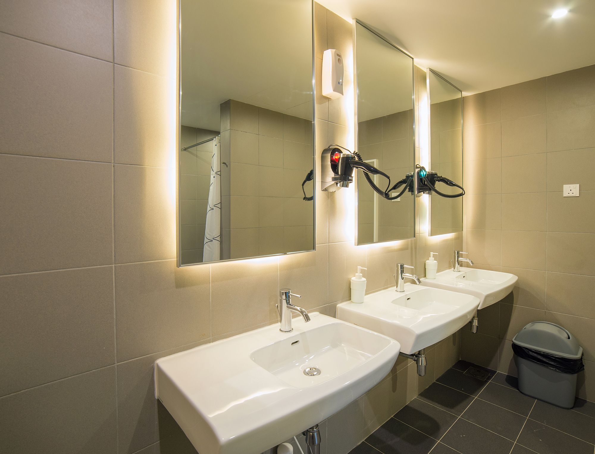 Riccarton Capsule Hotel Kuala Lumpur Exterior foto